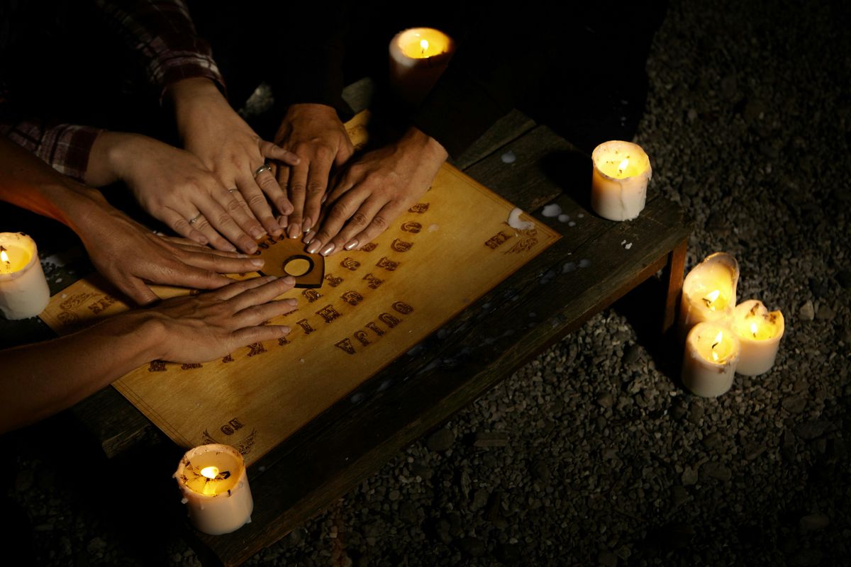 Psychic Event In Essex \/ Seance Dunmow \/ Spirit Board Workshop