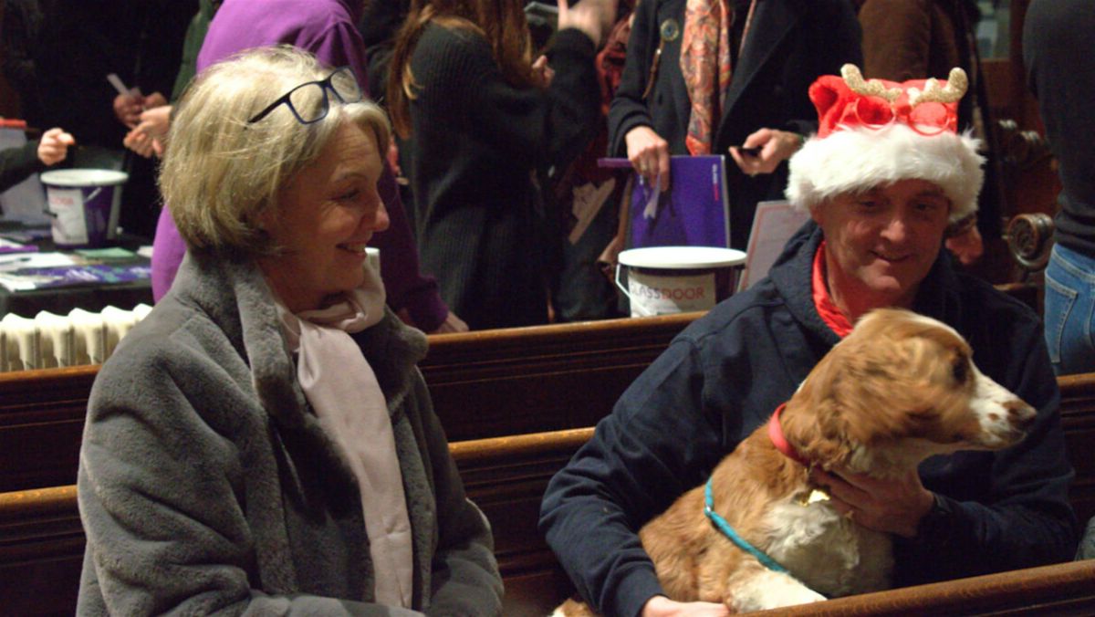 Christmas Carols with Glass Door Homeless Charity