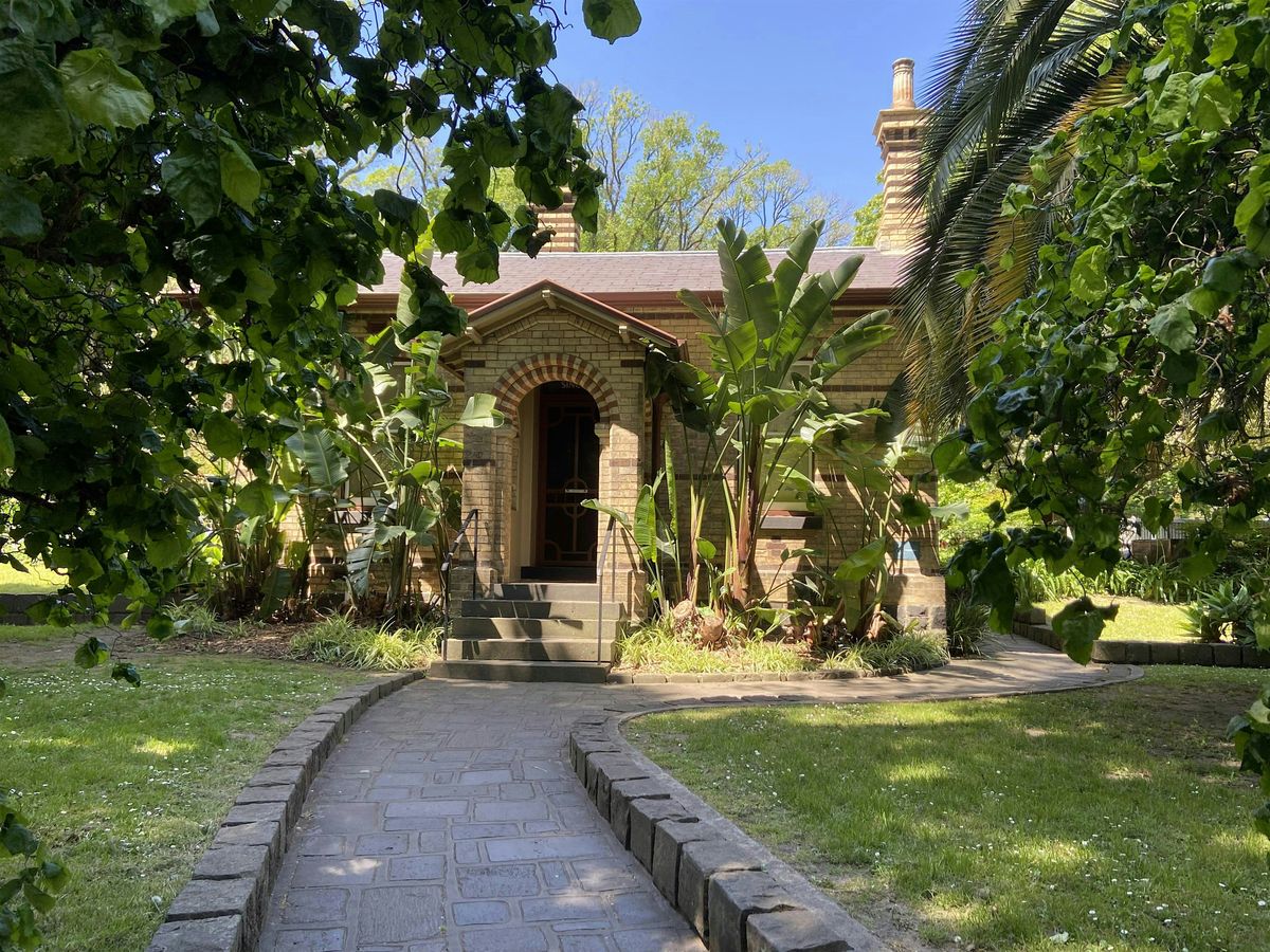 Melbourne\u2019s Secret Walk: Fitzroy & Treasury Gardens