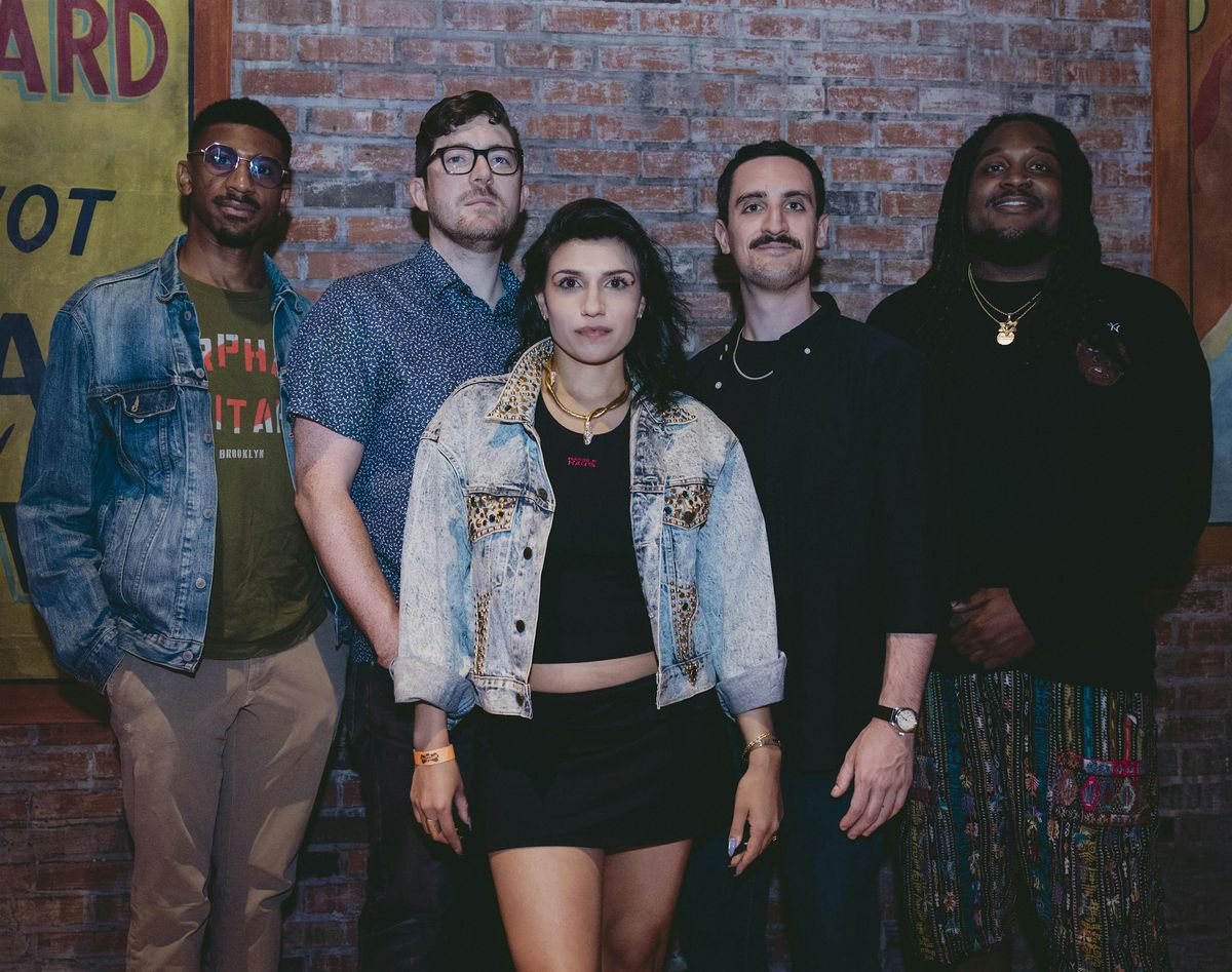 Sauce City Halloween Party: A Tribute to Fleetwood Mac with Barndog + M&C