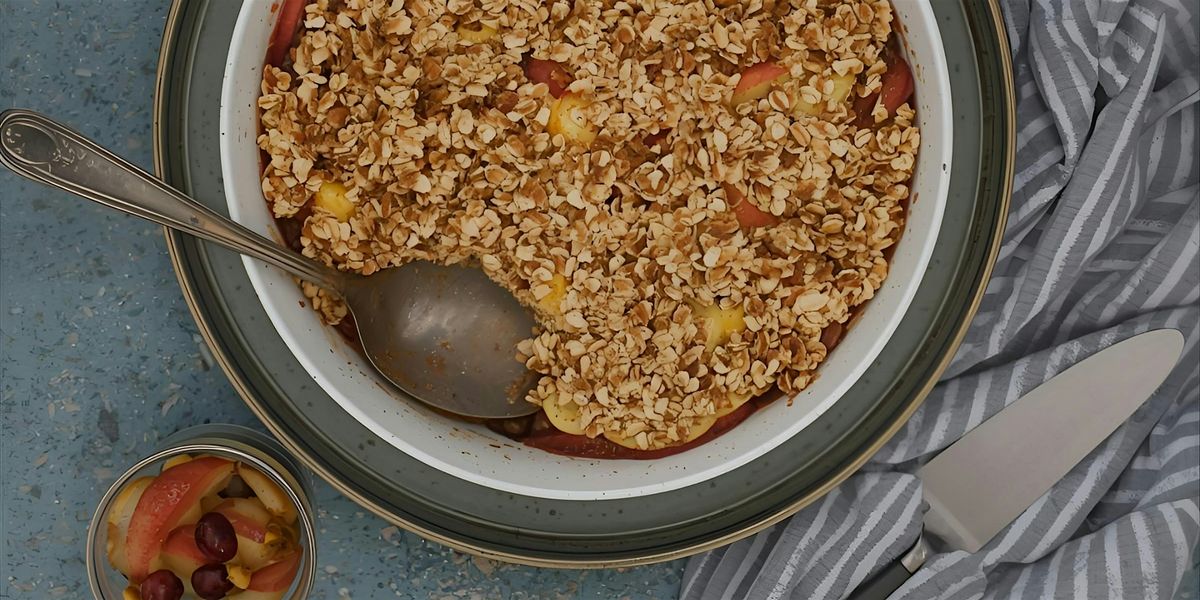 Saut\u00e9 Sizzle Savor: Seasonal Fruit Crisp