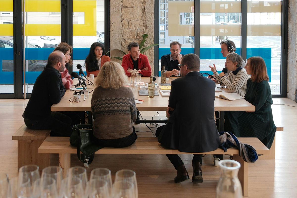 Points de contact entre deux cultures: le livre et l\u2019architecture