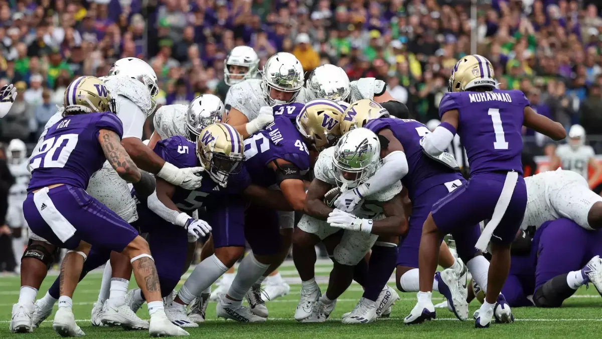Parking Oregon Ducks at Washington Huskies Football