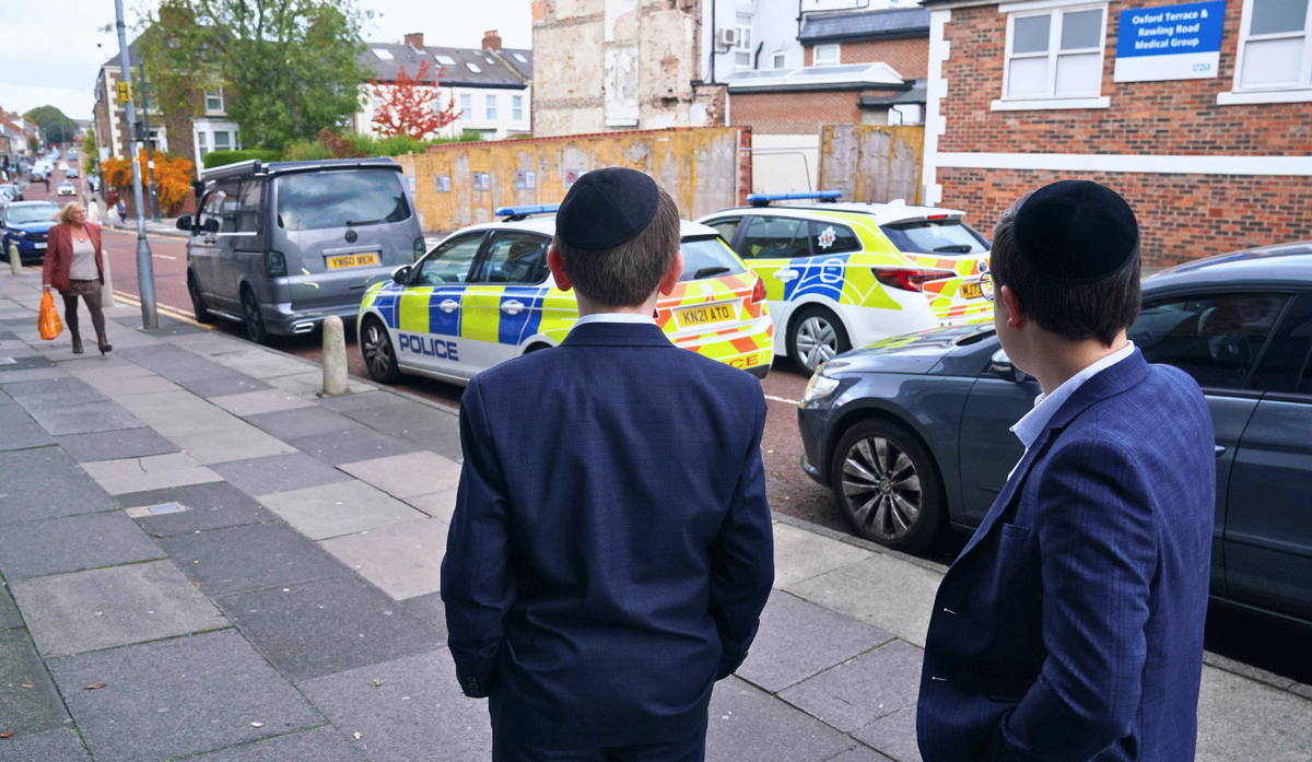 Parking John Lloyd Young