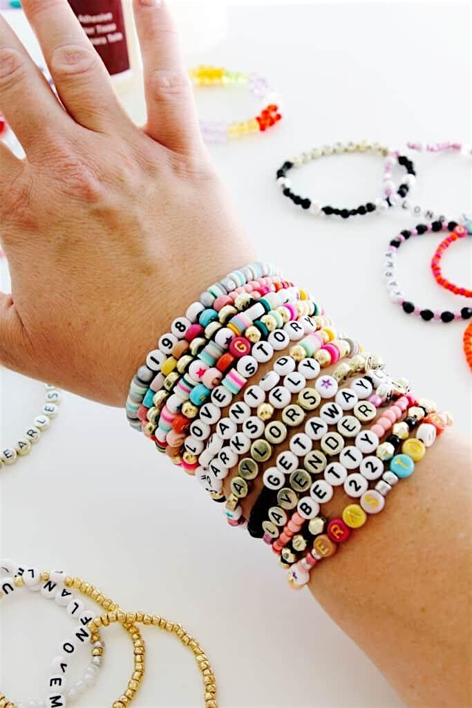 Bracelets & Pizza: A Swiftie Night Out