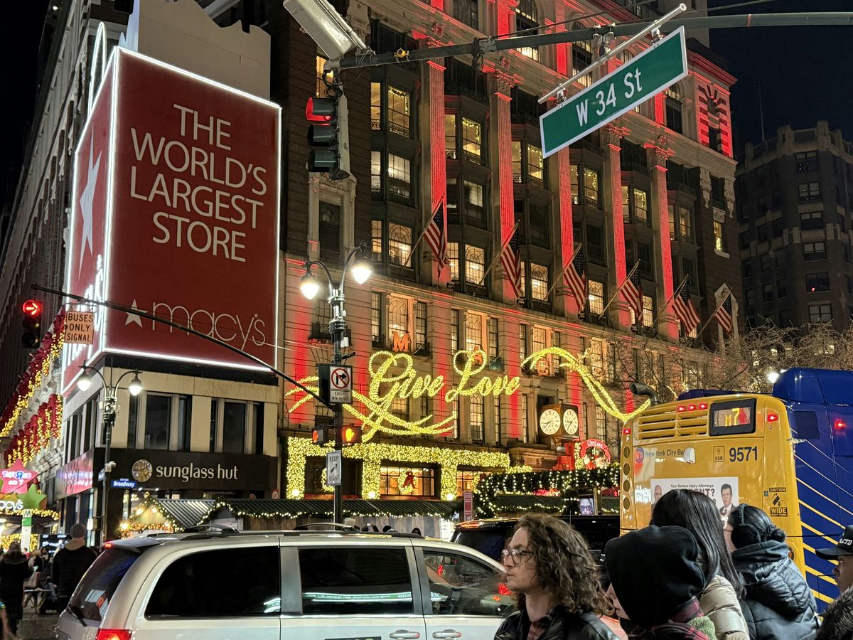 \u2728 Santa\u2019s Sleigh Ride: NYC "RED EYE" Shopping Trip \u2728 December 5\u20137, 2025