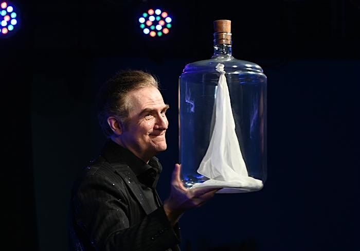 NYC Magic Show for All Ages - Broadway Magic Hour