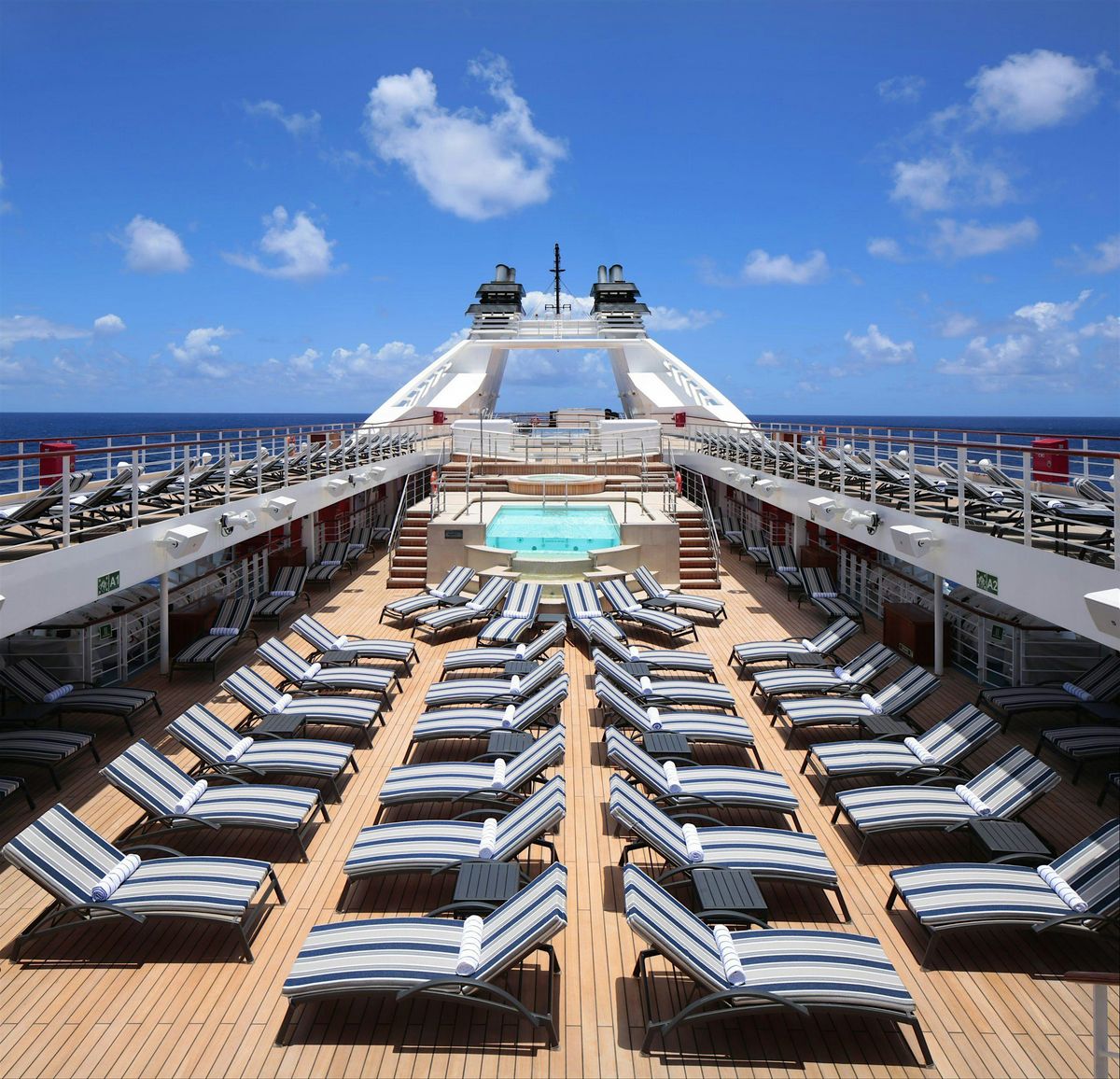 PNW Sampler Cruise on a Luxury Yacht: 1-Night, Seattle - Vancouver