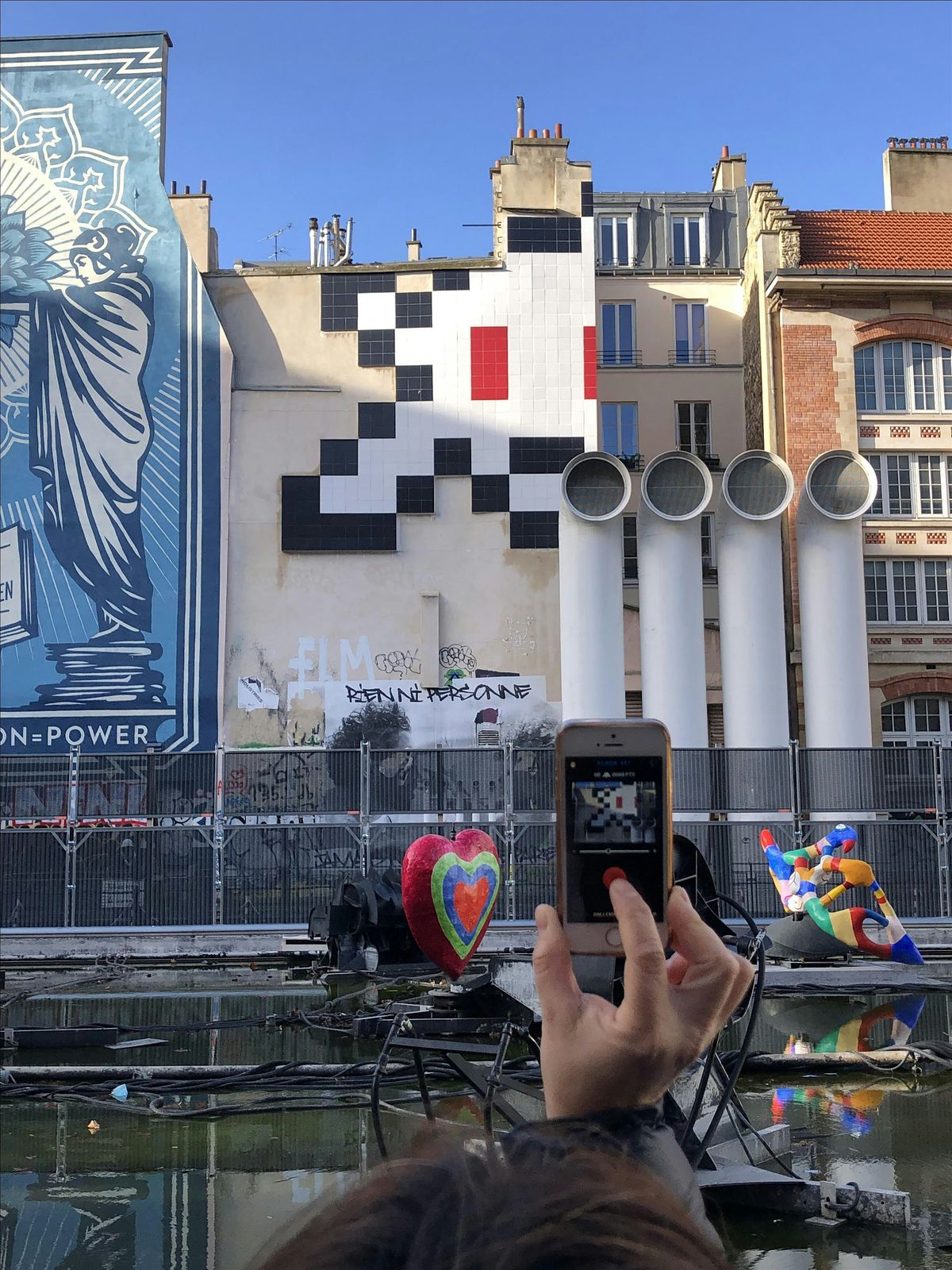 PARIS LE MARAIS - CHASSE AUX SPACE INVADERS ET BALADE STREET-ART