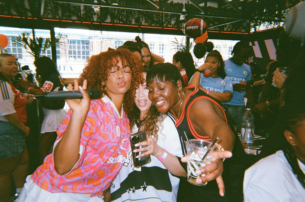 THE ROULETTE ROOM: TRACKSUIT KARAOKE BRUNCH