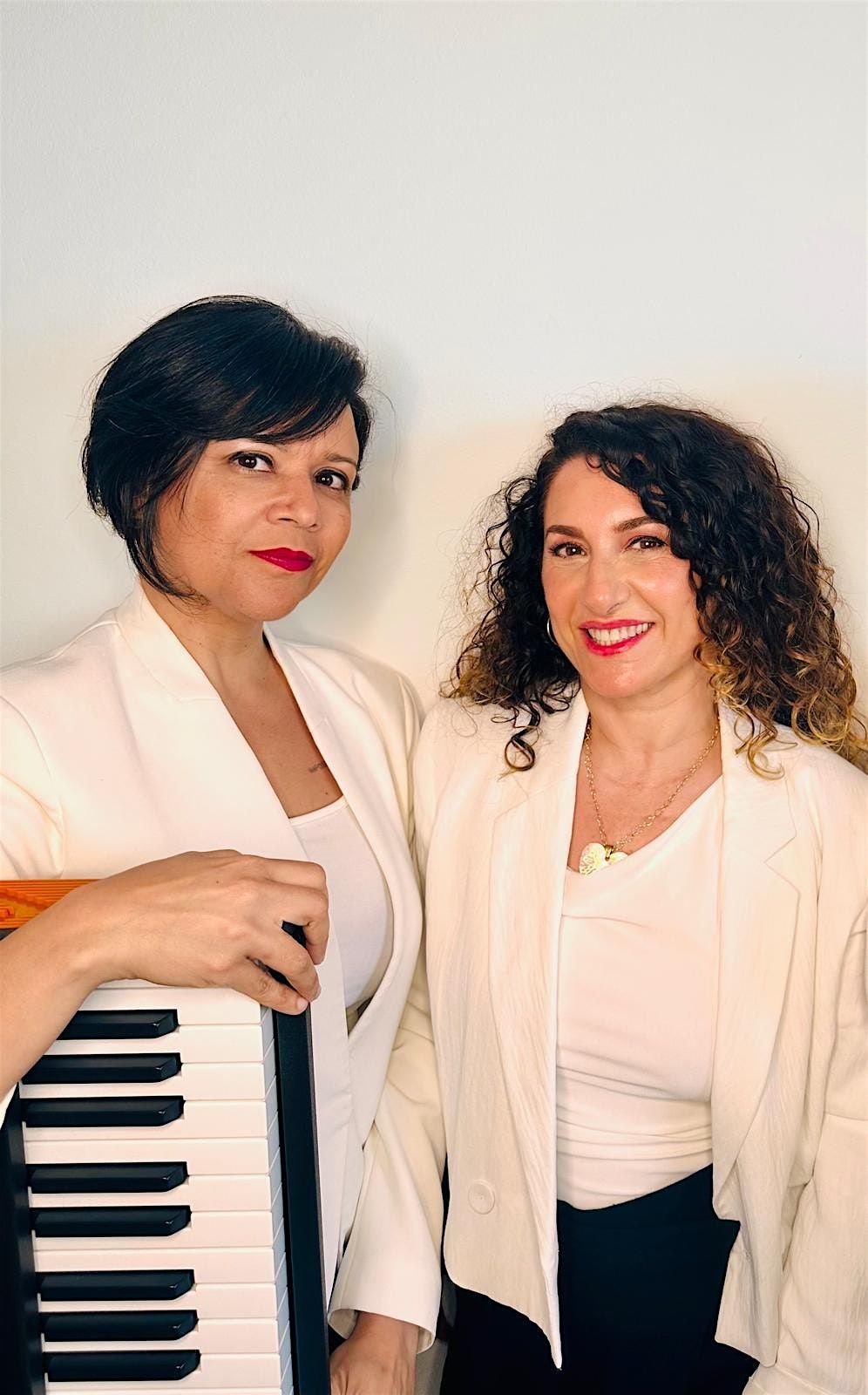 SANDRA ORTEGA Y KADIJA TELES