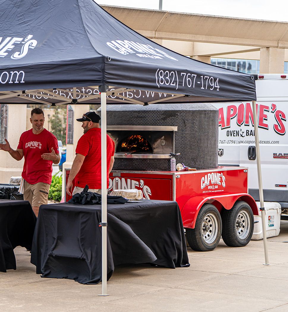 Capone at Magoobys Joke House