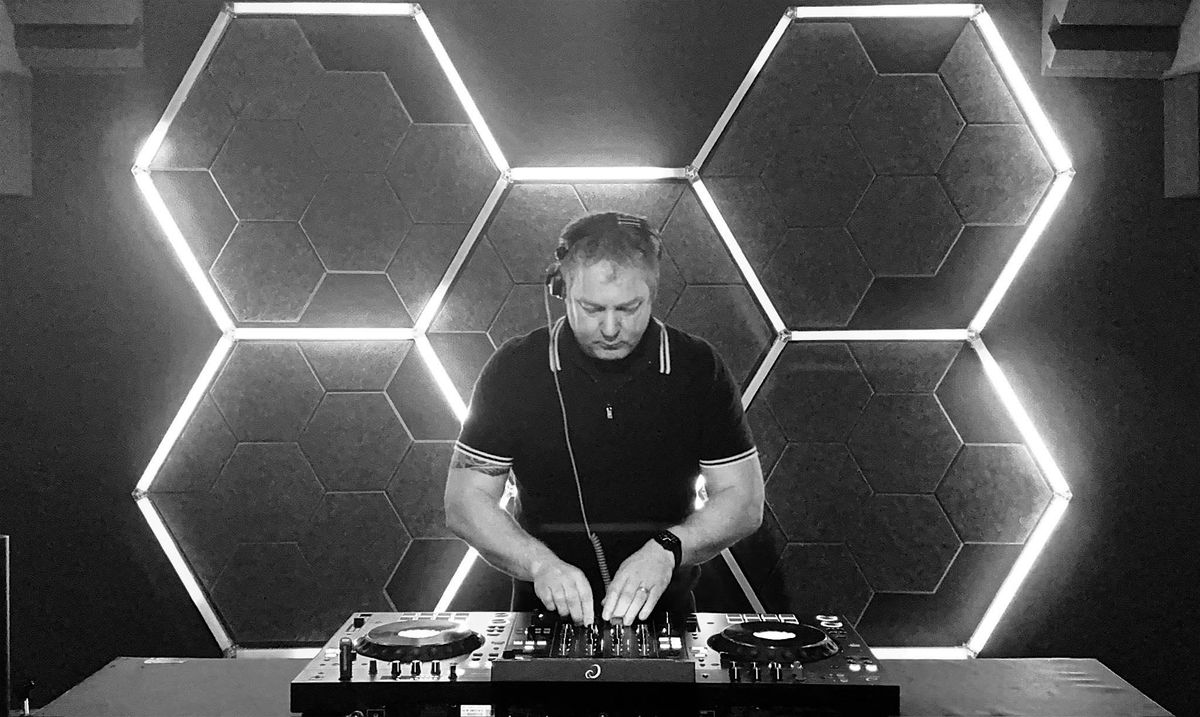 Dj Simon Reo - In The Yard