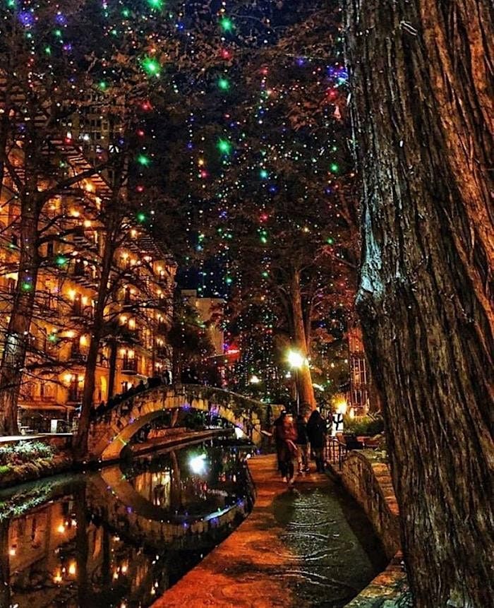 San Antonio Texas Bar Crawl: Drinks Up in San Antonio!