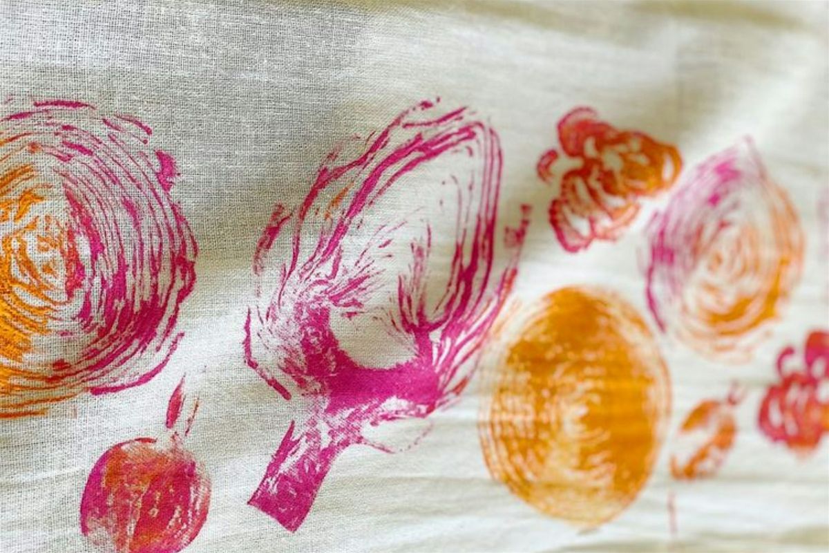 Handmade Holidays: Produce printmaking