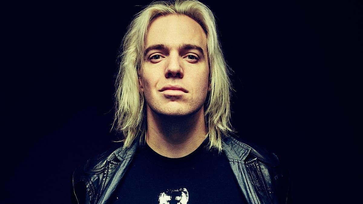 Fat Penguin Comedy Club Presents: JOHN ROBERTSON