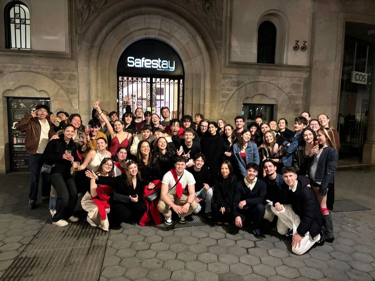 Barcelona Party Tour \/ Pub Crawl Beer Pong & Drinking Game + VIP Club Entry