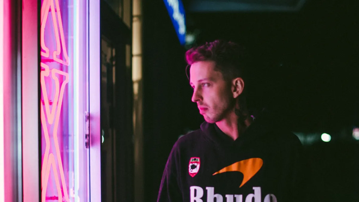 Ekali in Los Angeles