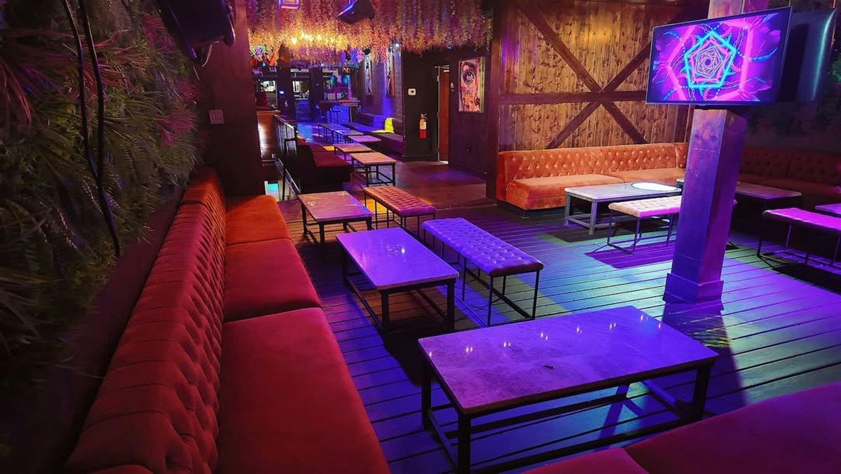 Pretty Girls Love Muse