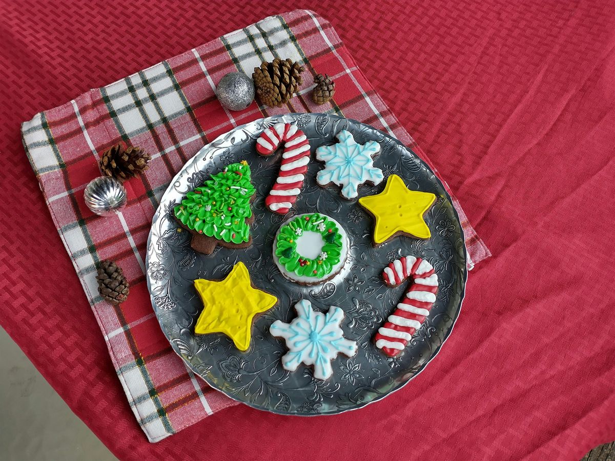 Christmas sugar cookie decorating class- Saturday