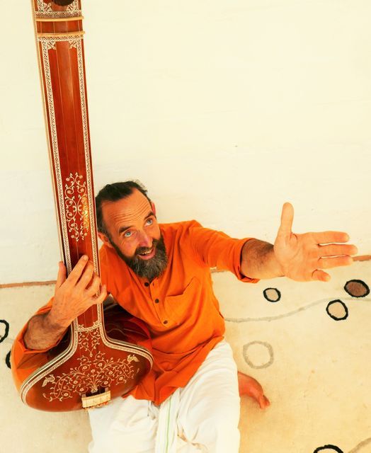 The Sacred Voice ; Sound yoga and bhakti song