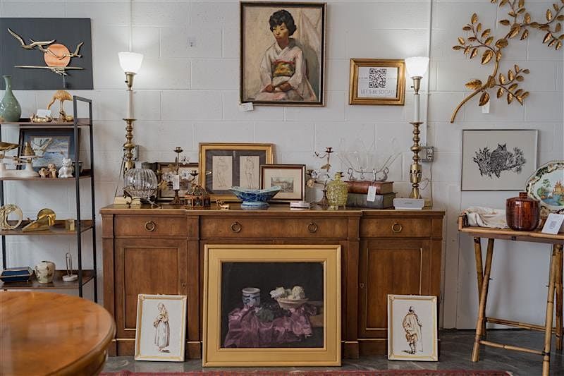 Carriage House Market - Vintage, Antiques & Makers