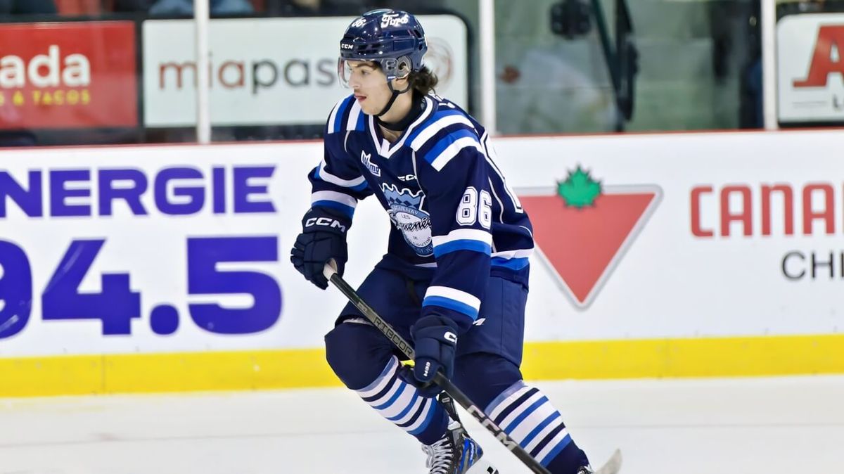 Parking Charlottetown Islanders at Chicoutimi Sagueneens