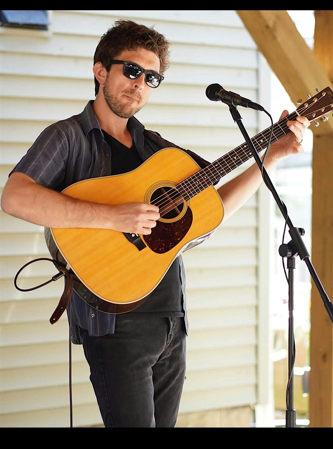 Andrew Bonnis - LIVE MUSIC AT THE WINE ROOM & TAVERN