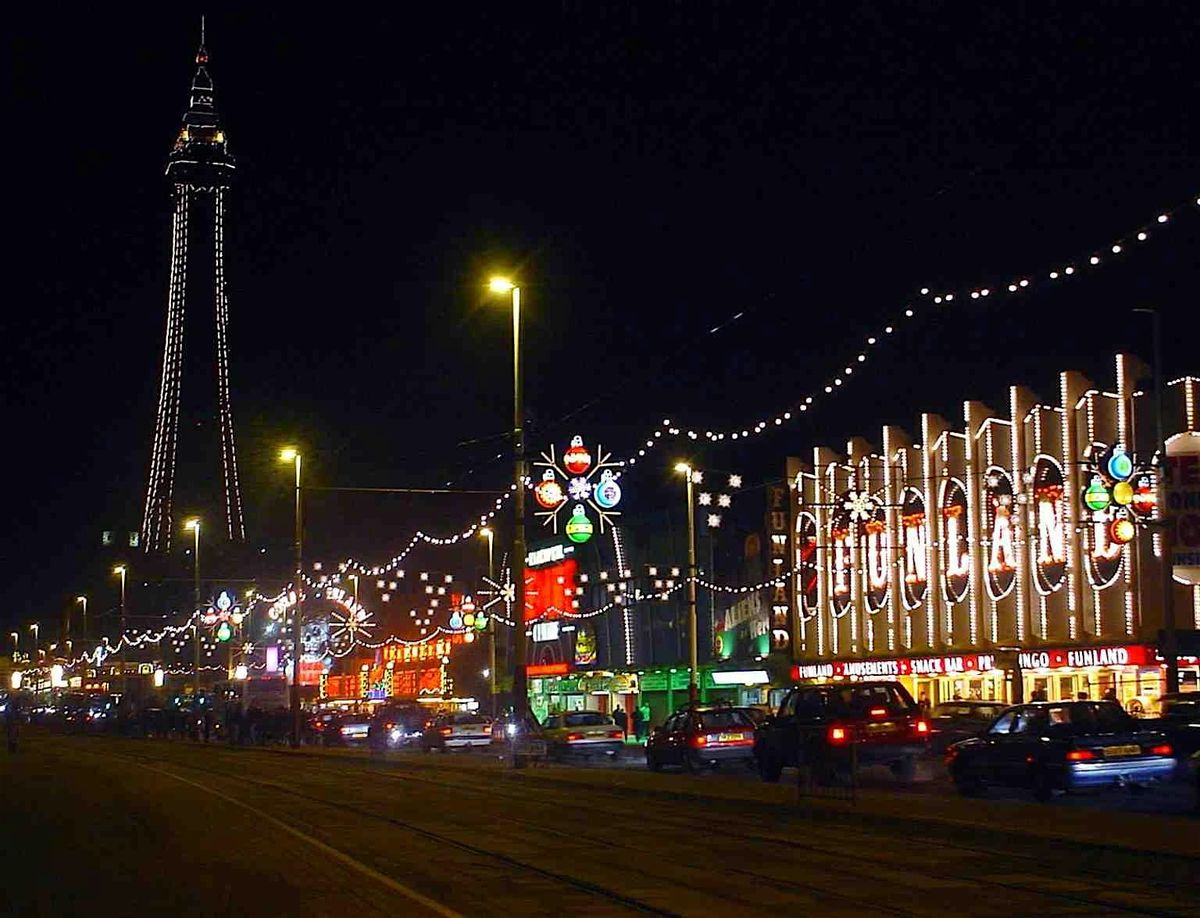 Blackpool Audio Tour: Towers, Theatres, and Illuminations Tour