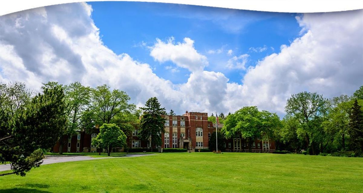 Free Grounds and Building Tour