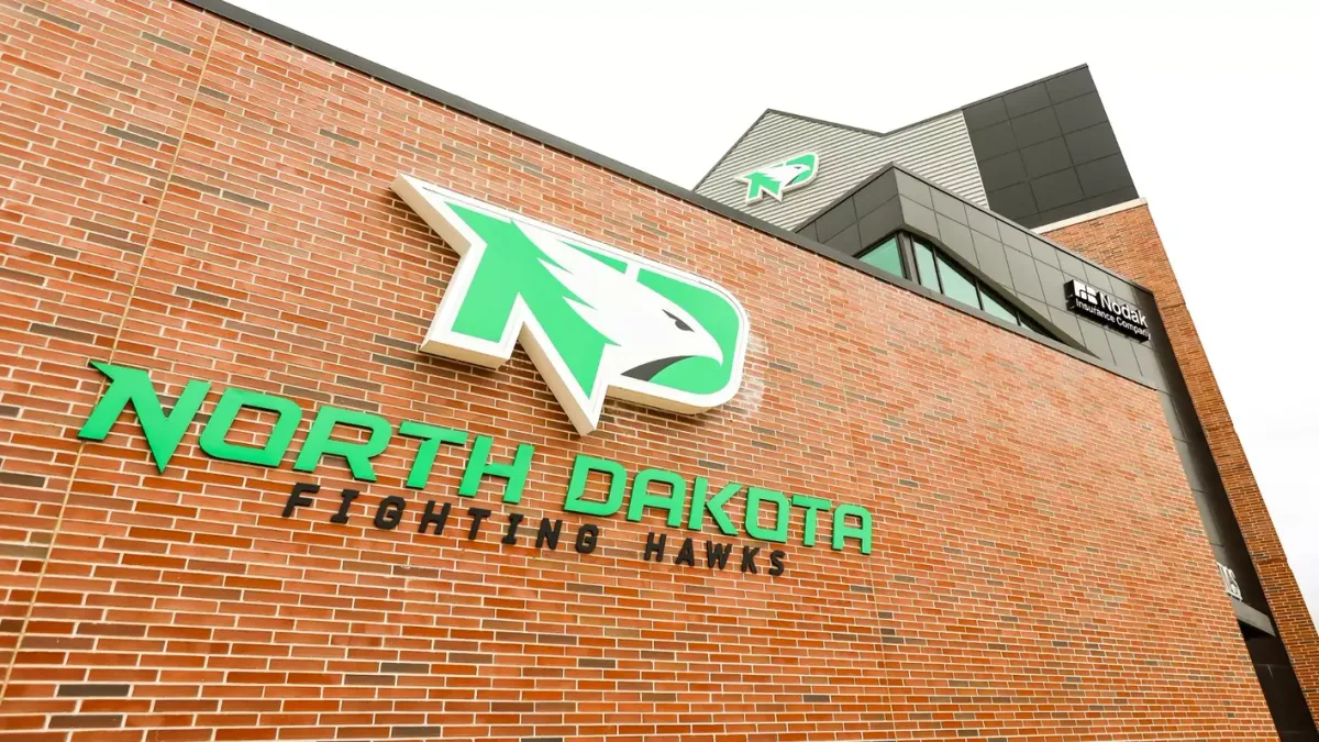 Parking North Dakota Fighting Hawks at Omaha Mavericks Mens Basketball