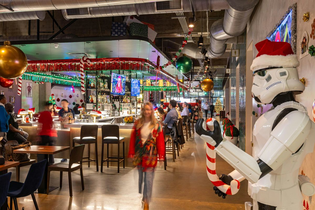 Jingle & Mingle Christmas Pop Up