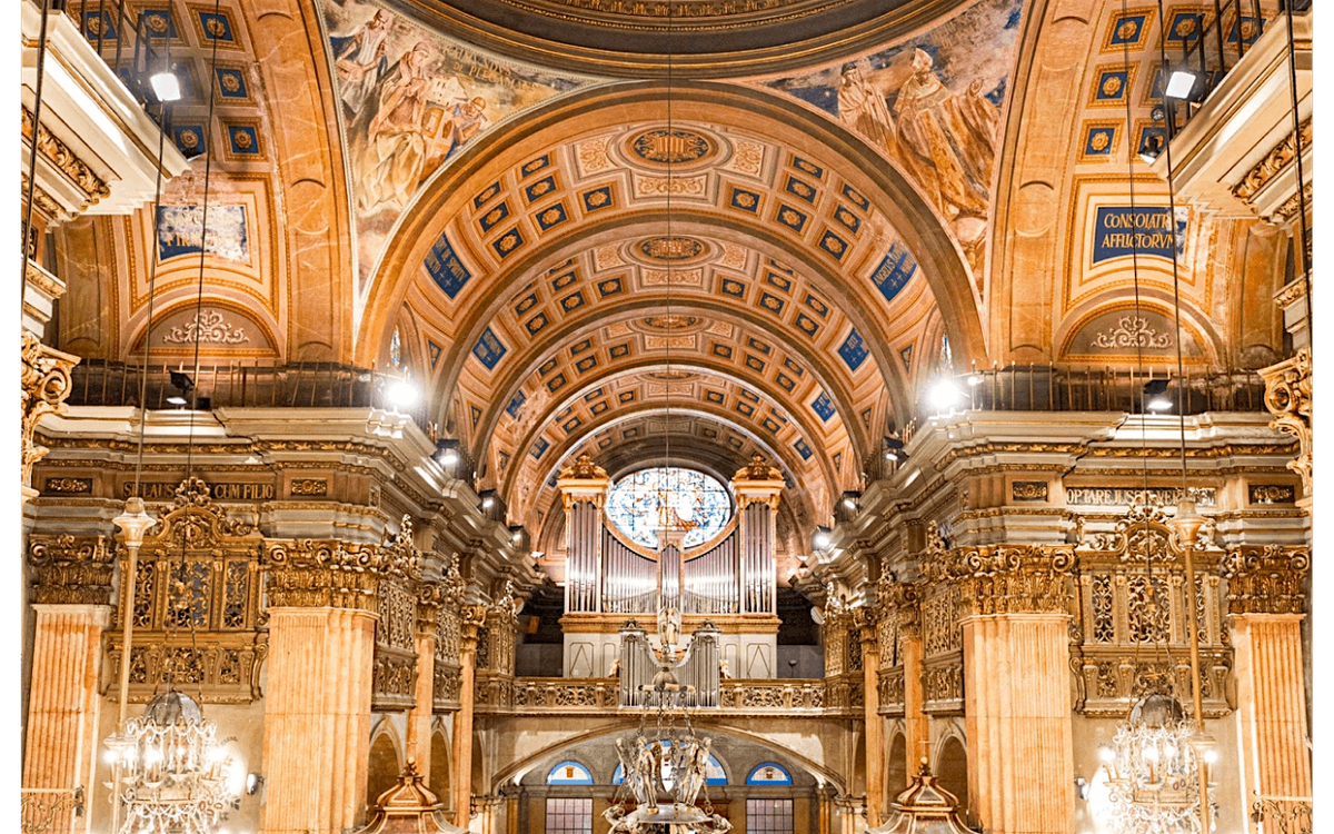 Christmas Concert: Silent Night, Ave Maria, O Holy Night at Golden Basilica