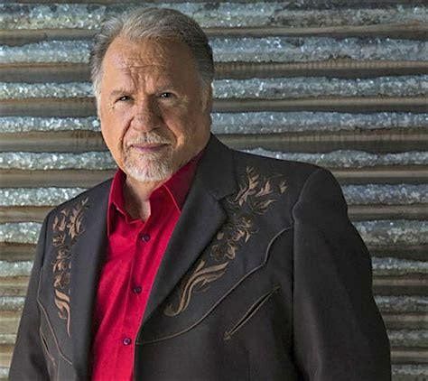 Gene Watson at the Sagebrush Round-Up