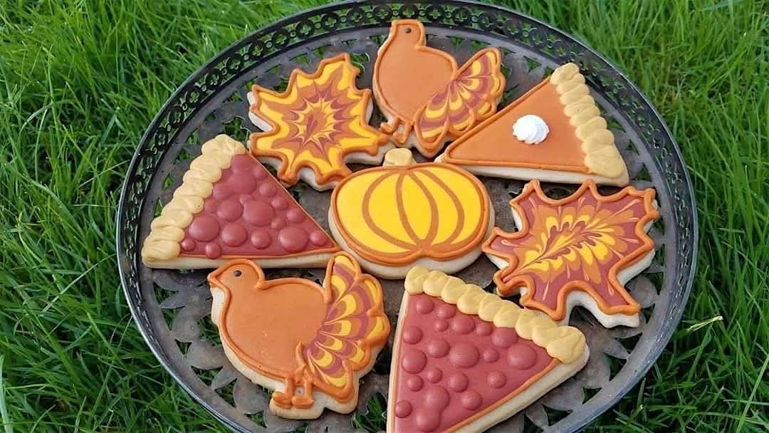 Cookie Decorating With Cider!!