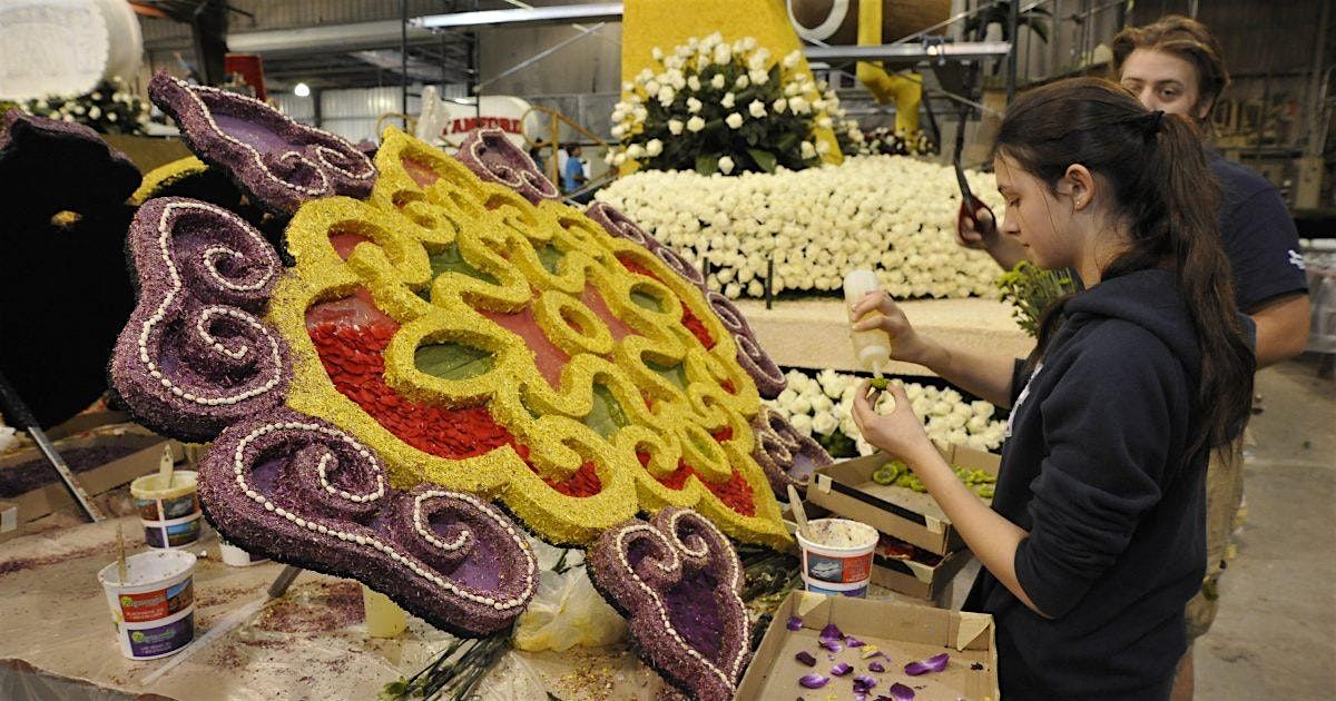 Rose Parade Pre-Parade Float and Hollywood Tour 2026
