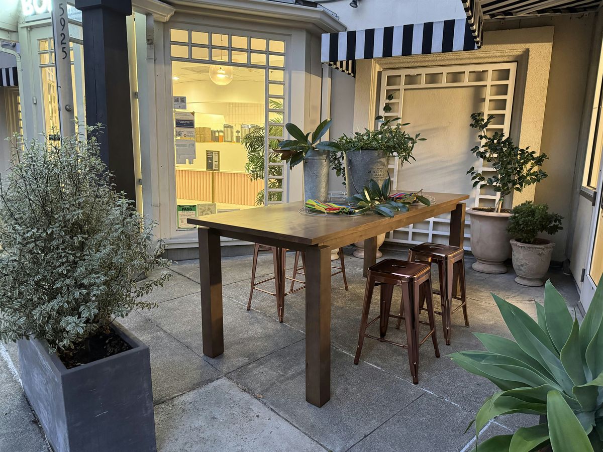 Magnolia Wreath Making Workshop - 2025