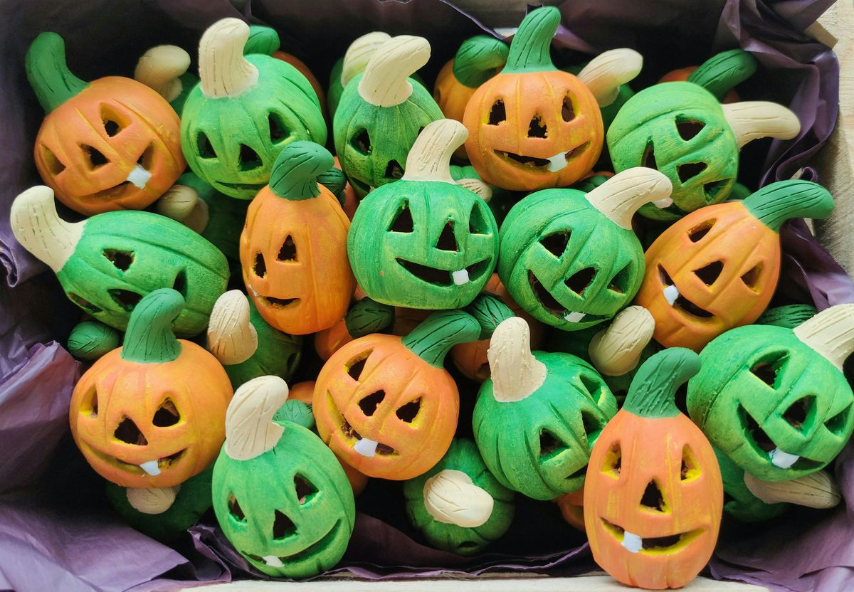Craft Kids: Spooky and Creepy Crawly Clay