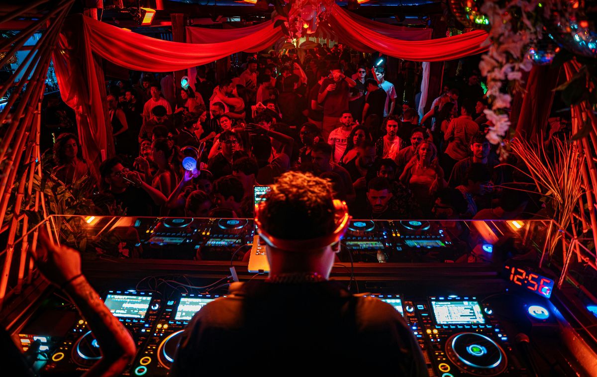 FREE FRIDAYS At Electric Hotel- say 'DeAndre' at door