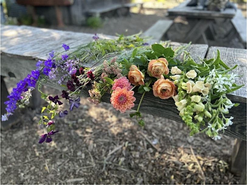 Ombre Floral Design Class w\/ Cassandra: Thursday August 14th, 2-4pm