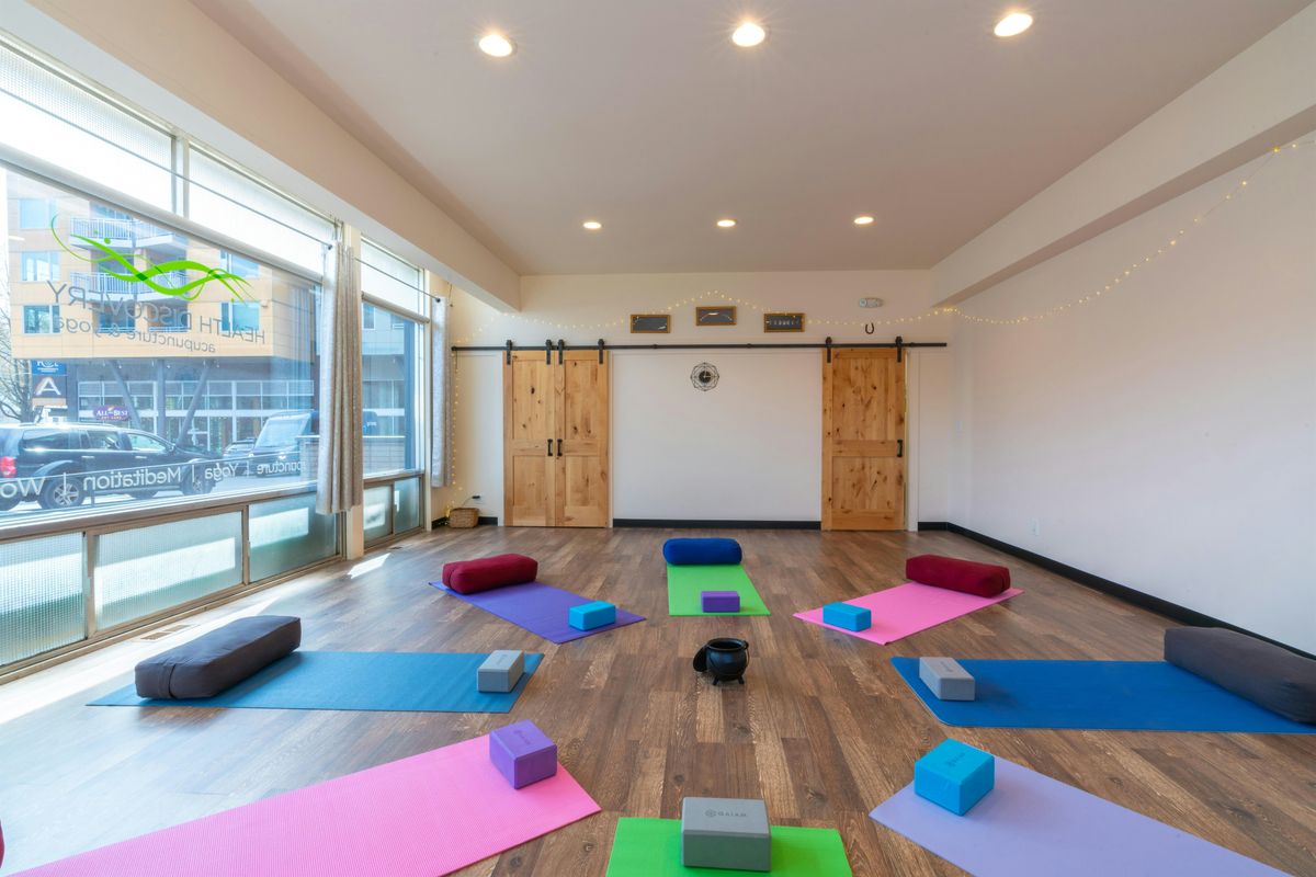 Mindfulness Mondays \/ Gentle Yoga @ The Hive