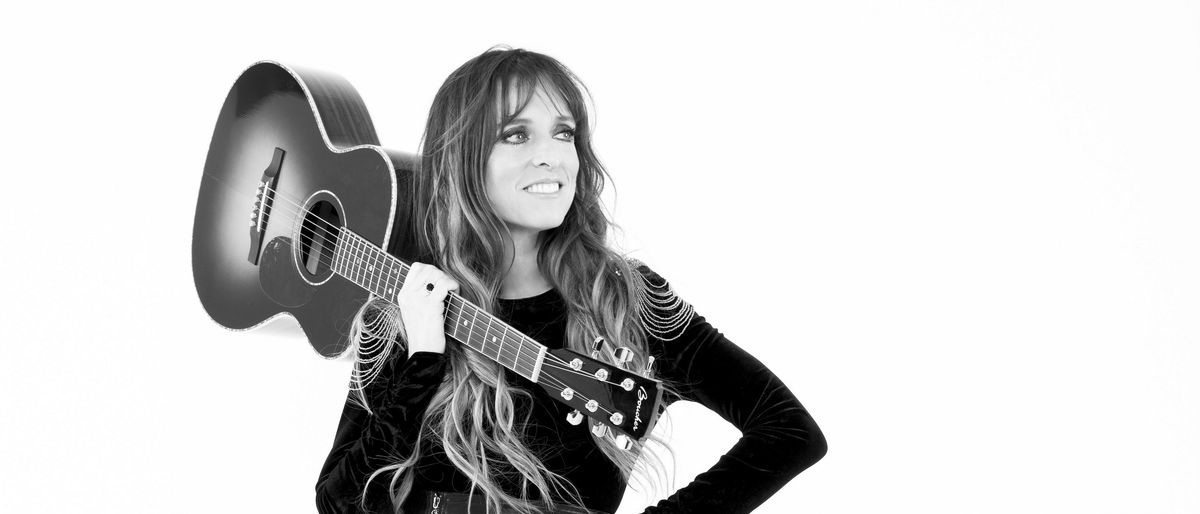 Lynda Lemay in Mouilleron Le Captif