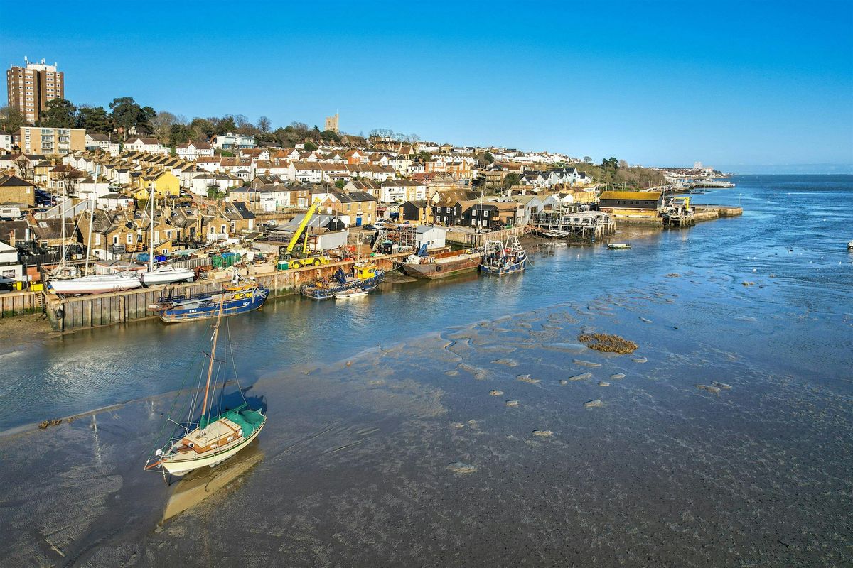HIKE 14km BEGINNERS Fishing Towns & Nature Reserves of the Thames Estuary
