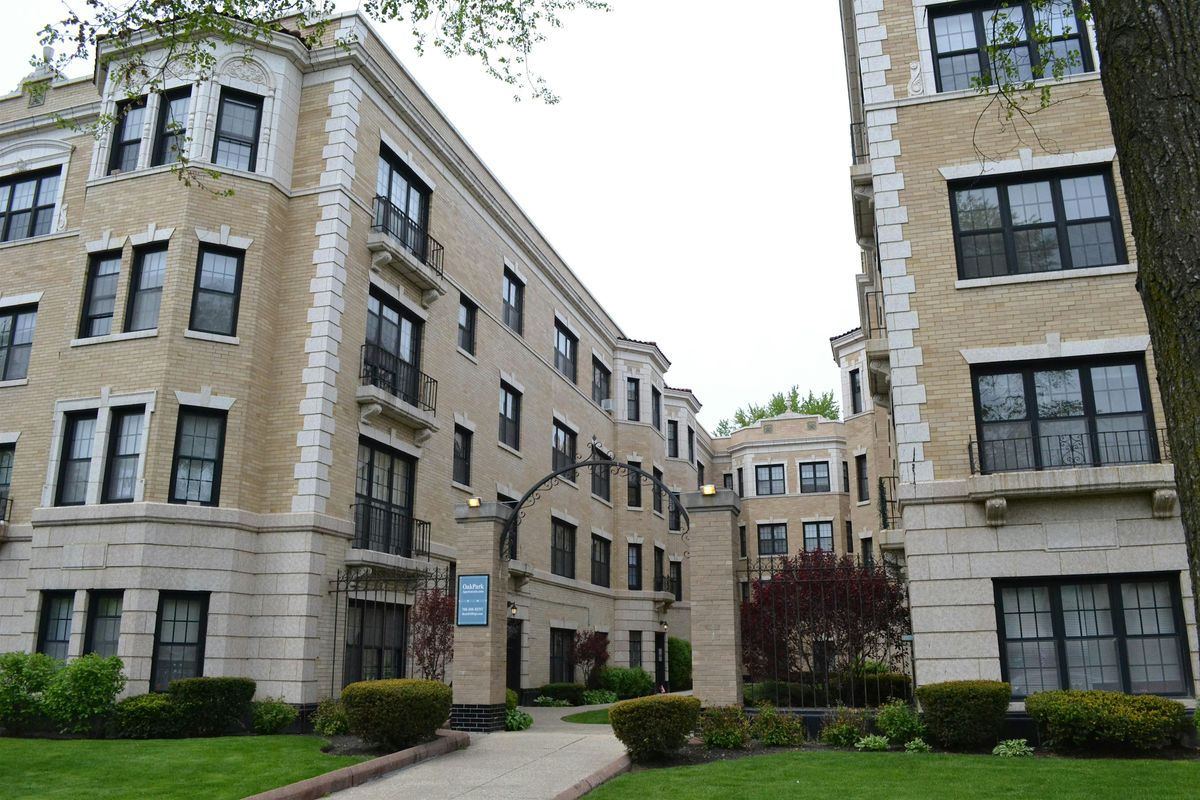 Our Climate. Our Housing. Our Future. Oak Park Energy Efficiency Roundtable