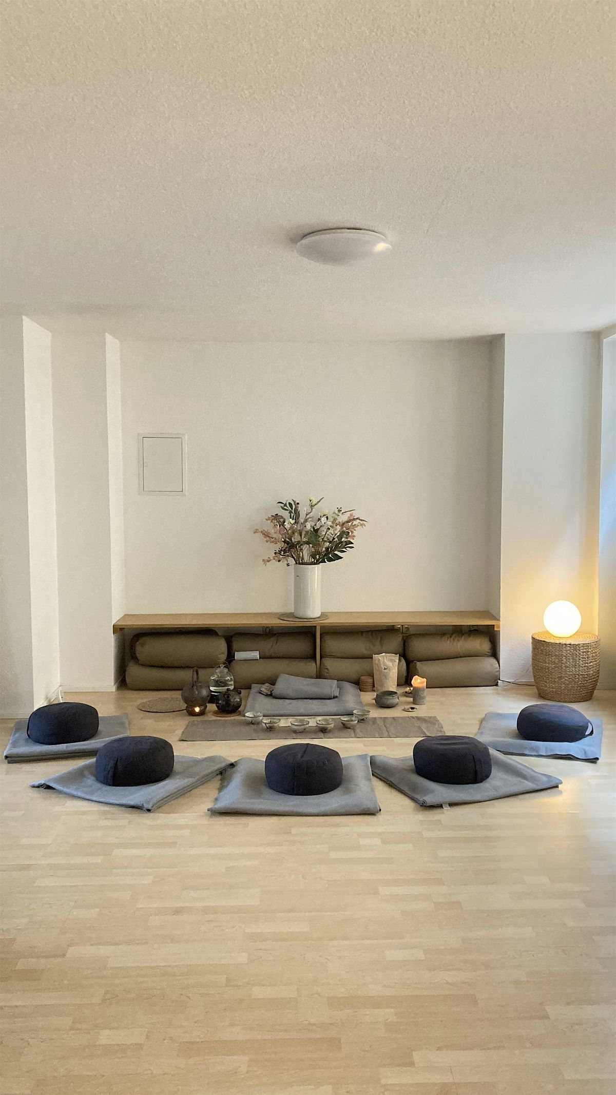 Tee-Zeremonie \u30fb Silent Tea Sit