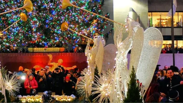 Holiday Phone Photo Walk \/ Frolic