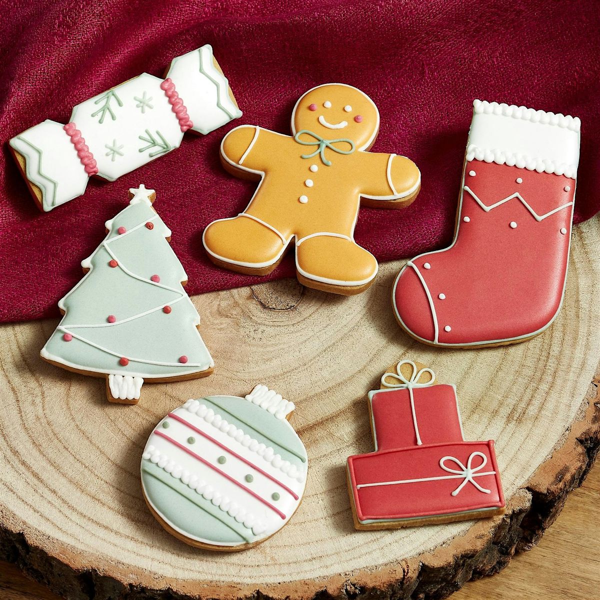 Christmas biscuit icing masterclass for adults, with fizz and cakes