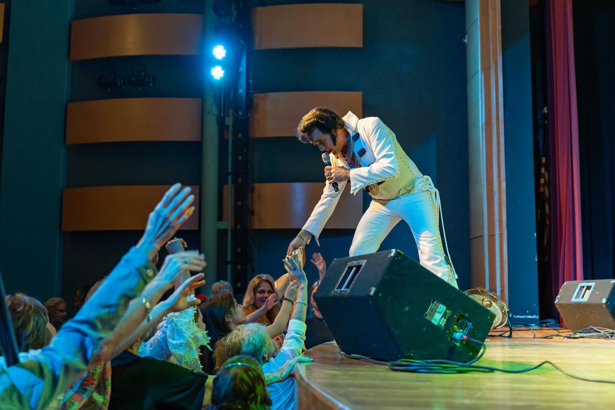 Kraig Parker - Elvis Christmas Spectacular Tribute at Choctaw Grand Theater