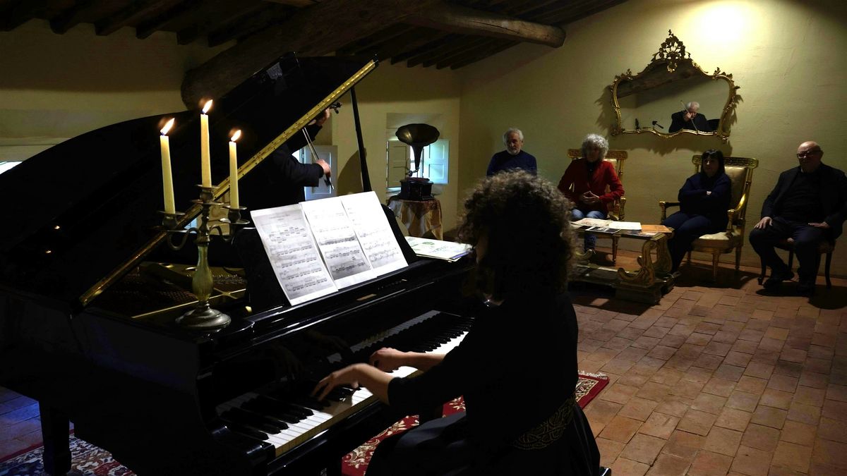 La sala della musica: aperitivo  e concerto nella casa dell'artista a Lucca