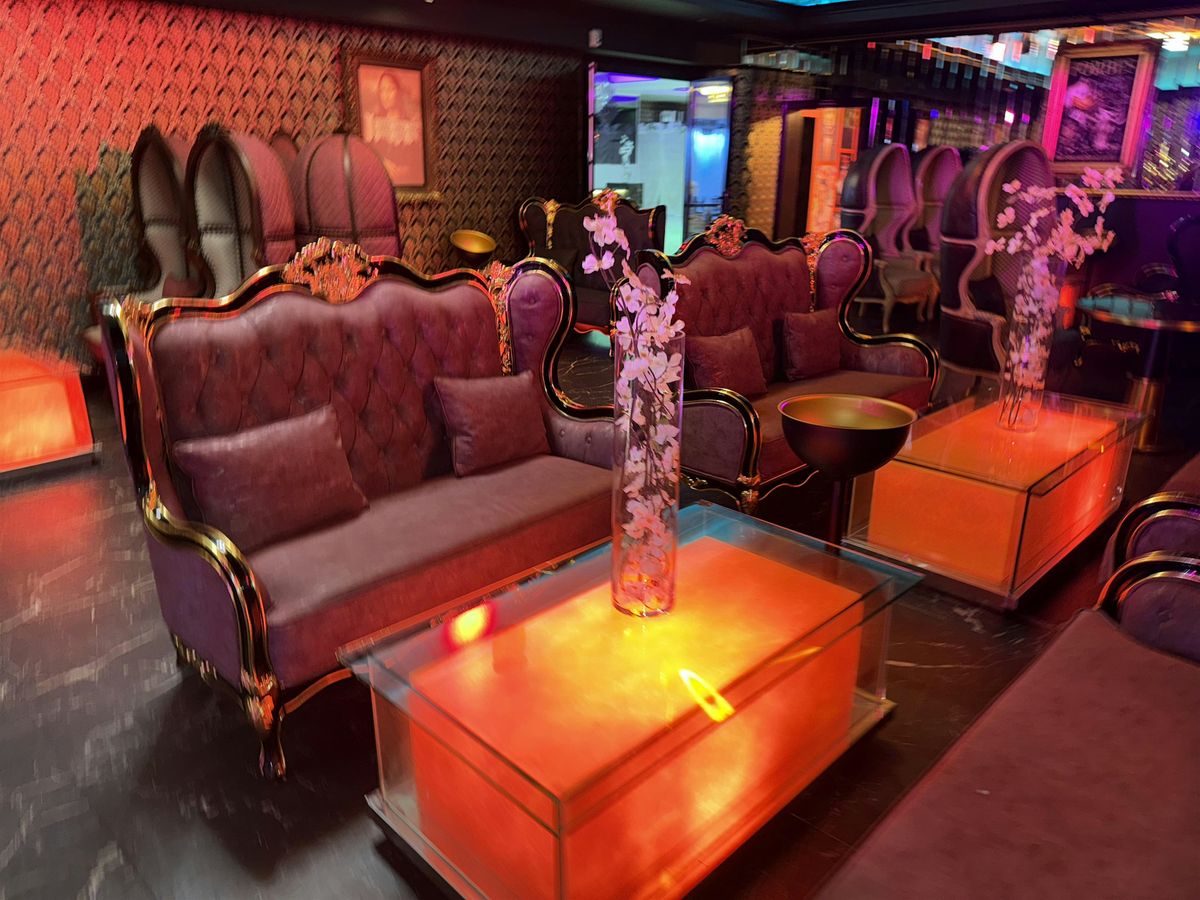 SOCIAL SATURDAYS AT BILLIONAIRES